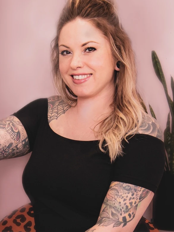 Tanya Buxton (she/her) - Cosmetic, Medical and Traditional Tattoo Artist